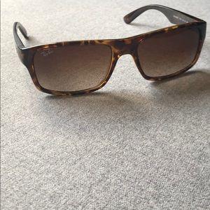 Ray Ban tortoise/brown sunglasses; authentic